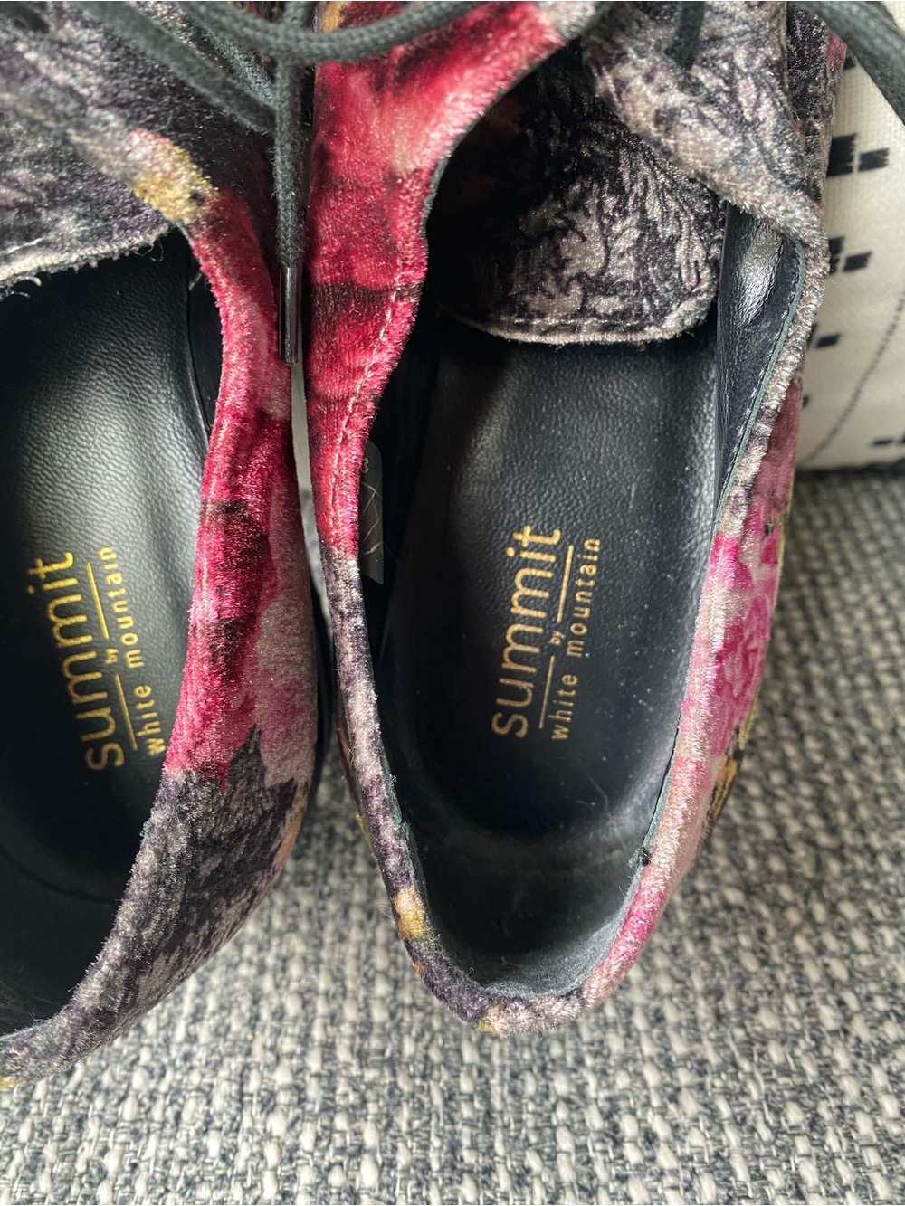 Summit by White Mountain Floral Velvet Platform - Picture 12 of 17